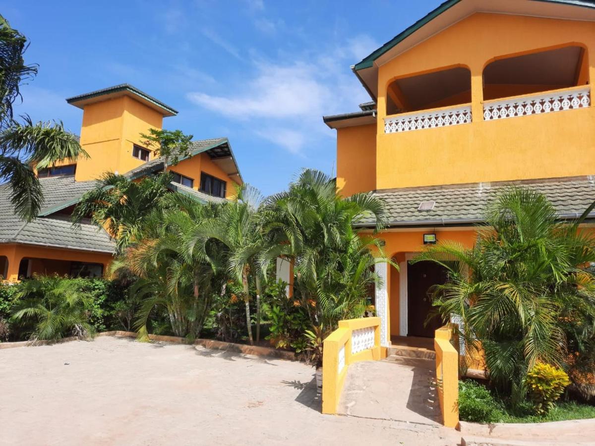 Golden Duranta Villas Ukunda Exterior photo