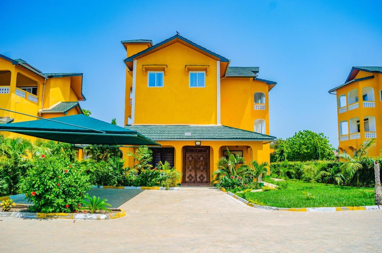 Golden Duranta Villas Ukunda Exterior photo